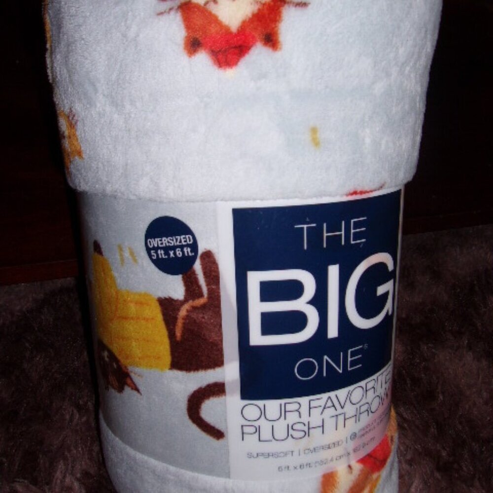 The Big One Multicolor playful Cats Throw Blanket 5ft x 6 ft New